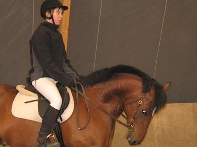estekisat_63.jpg - Sara ja Rommi estekilpailuissa huhtikuu 2007